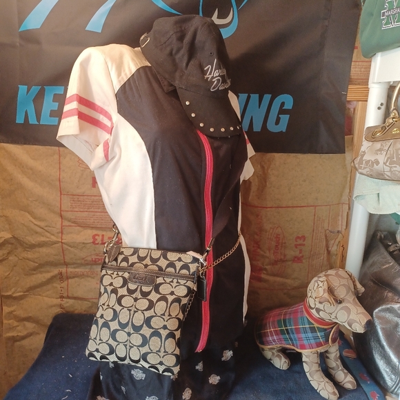 Coach crossbody - Picture 7 of 8